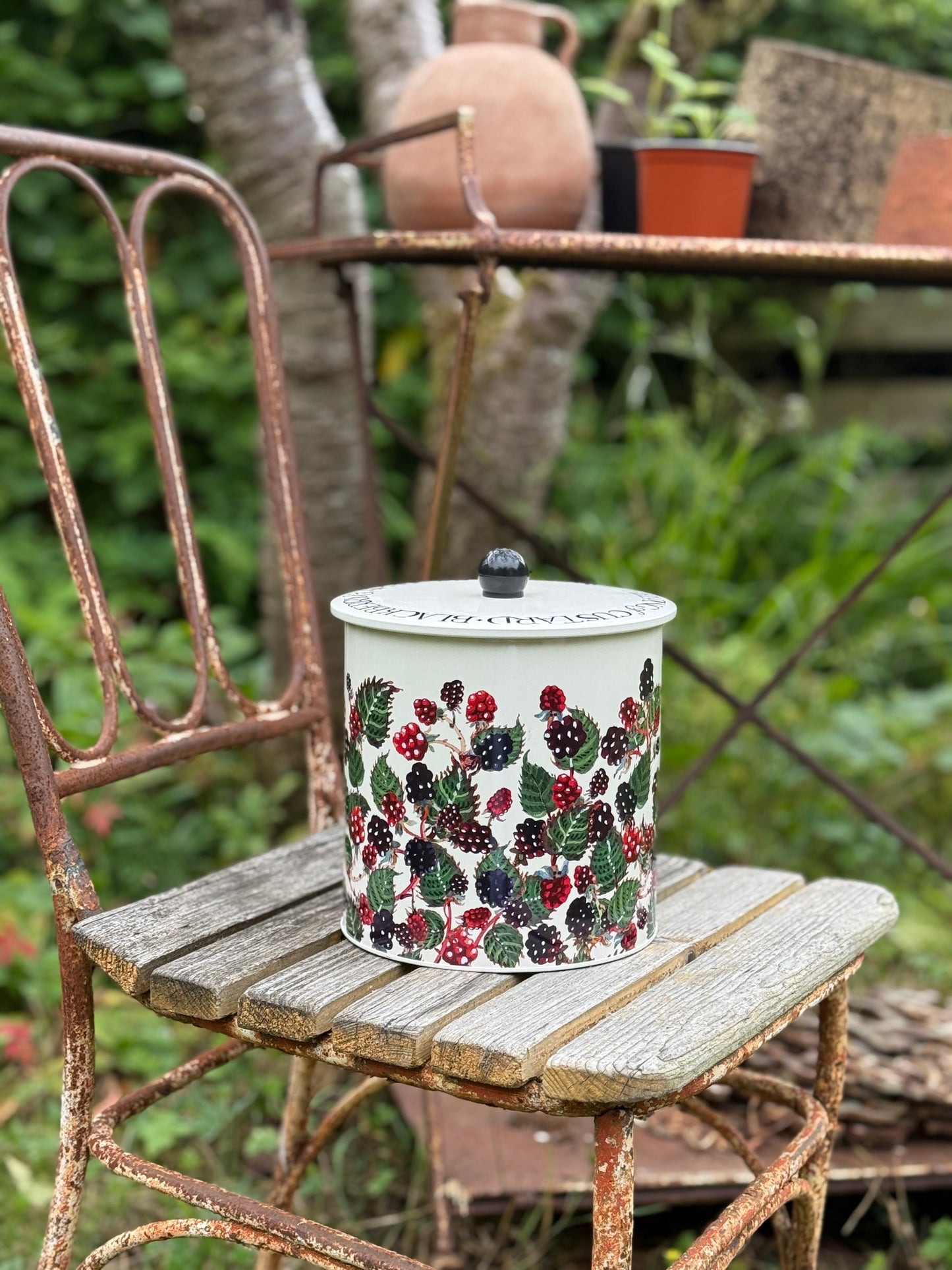 Emma Bridgewater Blackberries Biscuit Barrel - Kitchentins