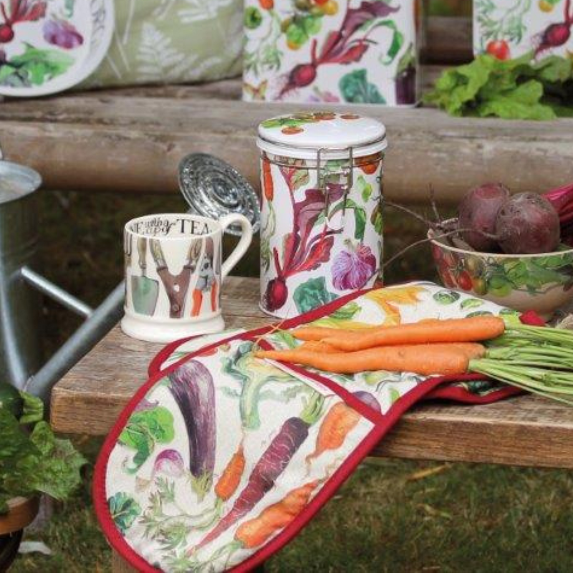 Emma Bridgewater - Dig the Garden Double Oven Gloves - Kitchentins.com