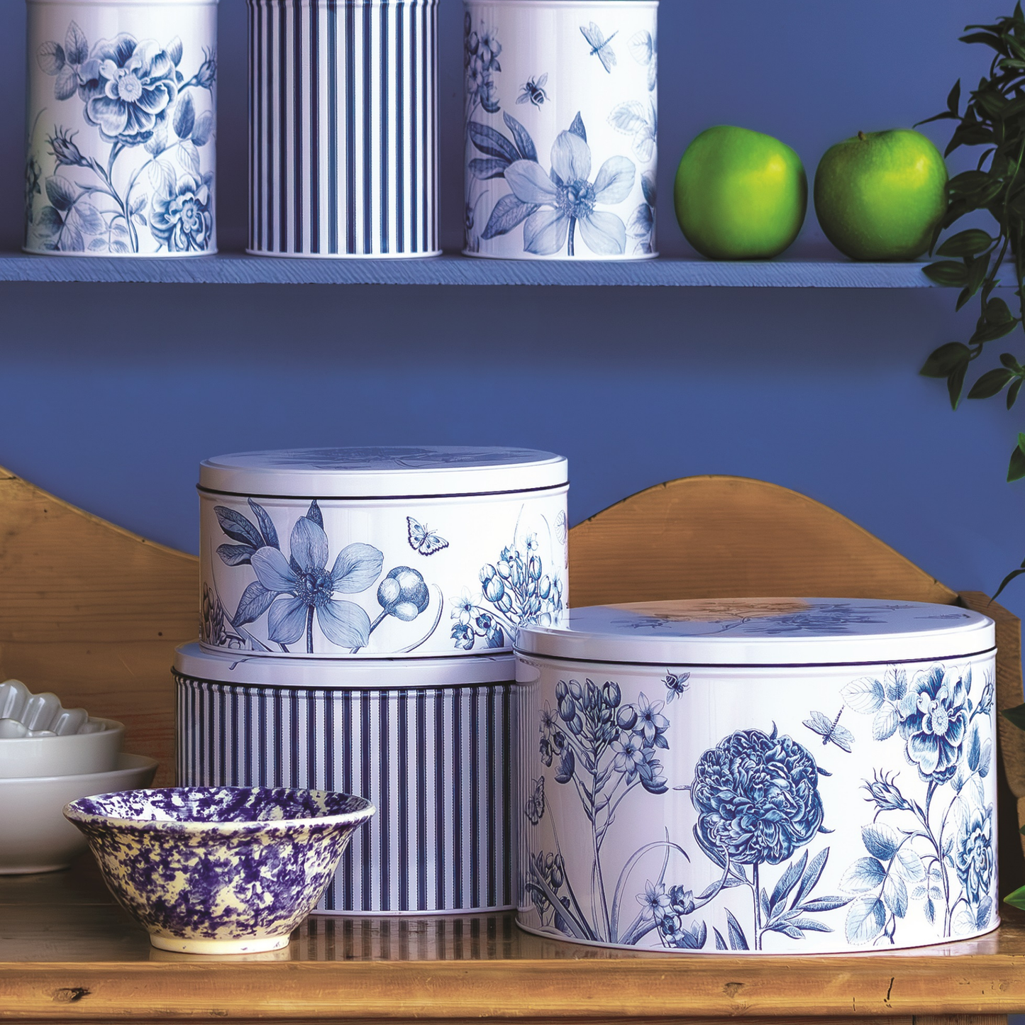 Kitchentins - Sanderson Etchings & Roses Set of 3 Round Cake Tins