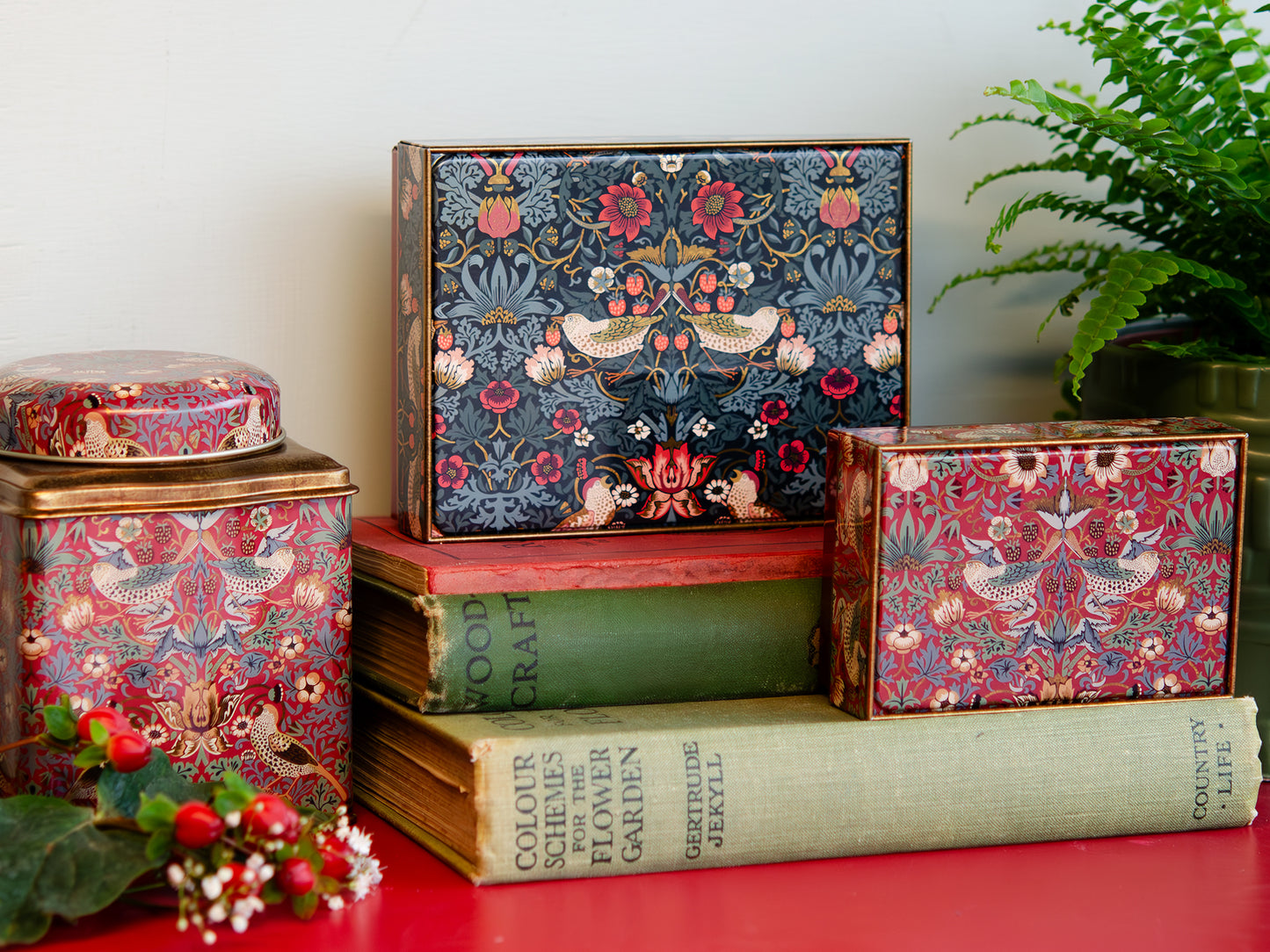 Arts & Crafts Strawberry Thief small chocolate tin - Kitchentins