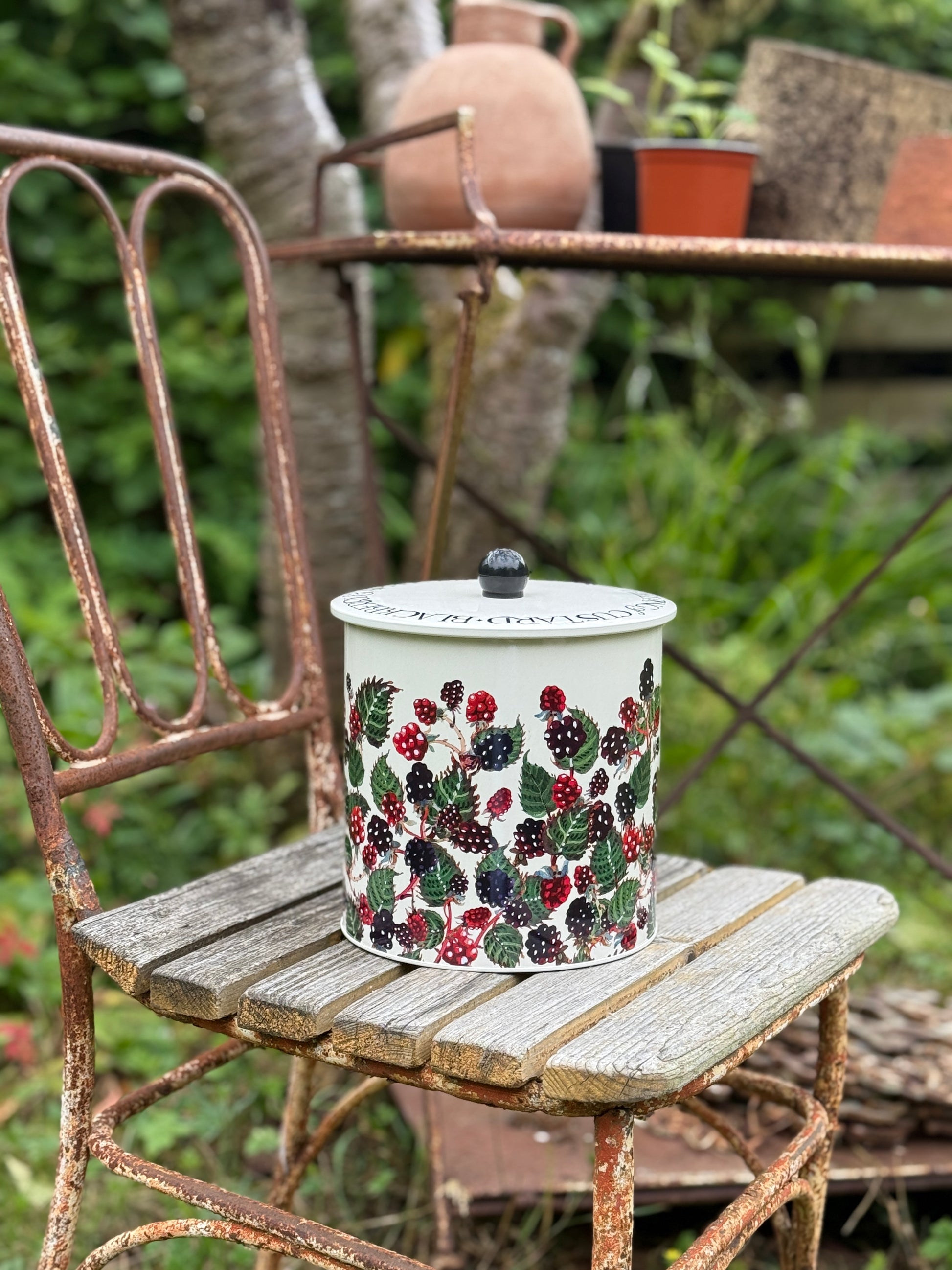 Emma Bridgewater Blackberries Biscuit Barrel - Kitchentins