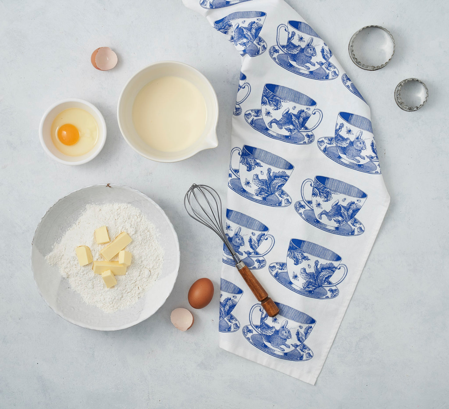 Kitchentins - Thornback & Peel cotton tea towel printed with delft blue teacup design