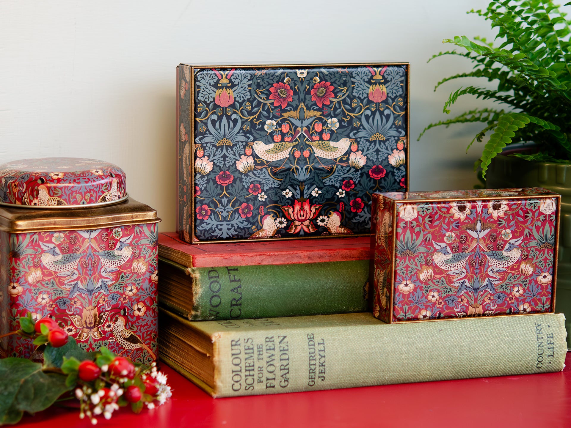 Arts & Crafts Strawberry Thief small chocolate tin - Kitchentins